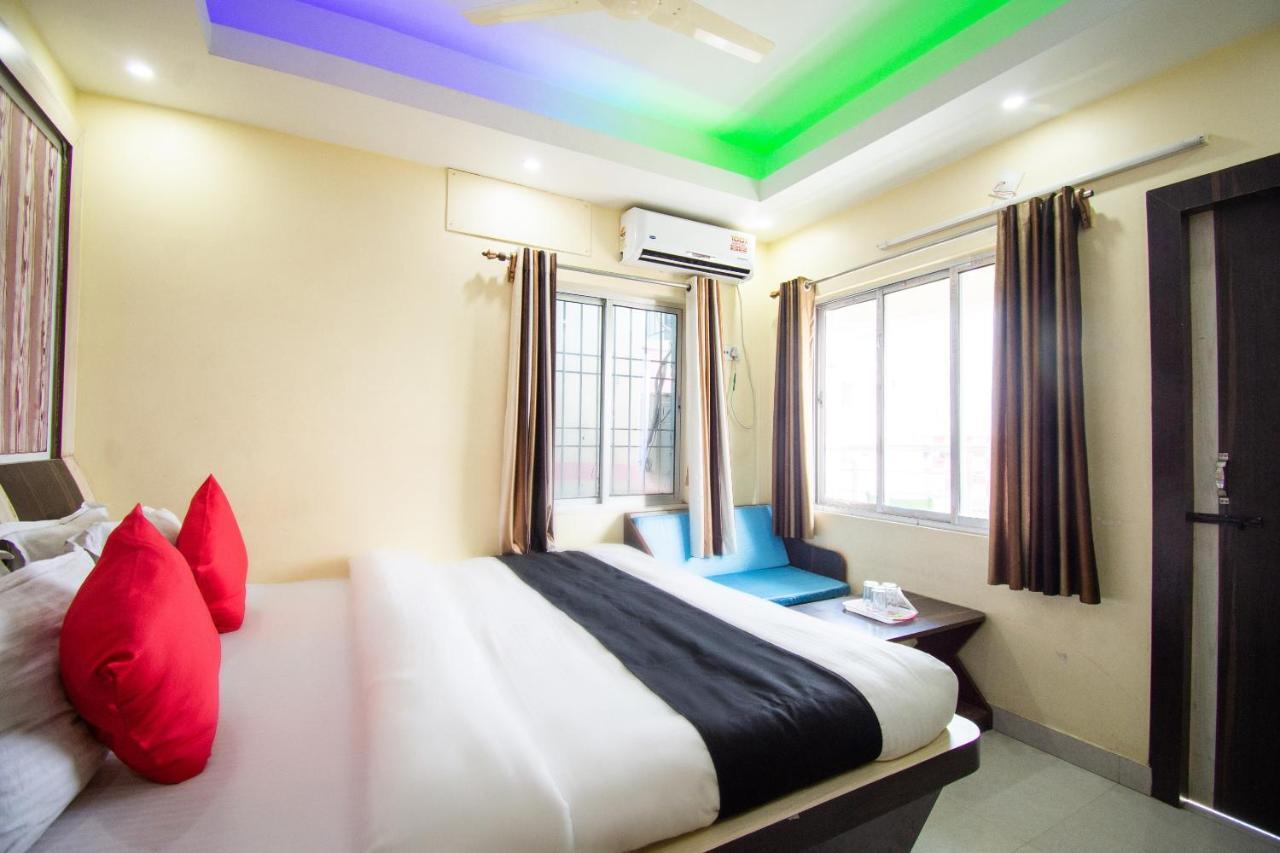 Capital O 67892 Hotel Sujata Tarapith Exterior photo